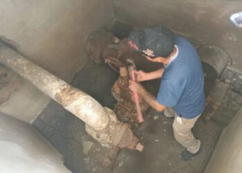 Reparación de fuga de agua deja sin servicio a diez colonias del noreste de Cd. Victoria