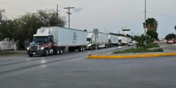 Continúan problemas técnicos en aduanas