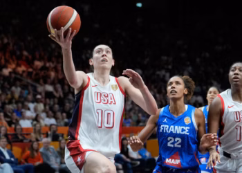 EE. UU. derrota a Francia 97-79 y hace historia