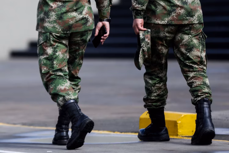 Explosivos contra tropas dejan tres muertos en Colombia