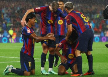 Barcelona arrasa al Racing 7-2 y sigue invicto