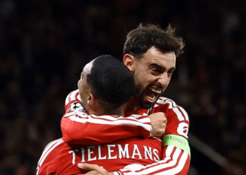 Manchester United aplasta al Sabah en su regreso europeo