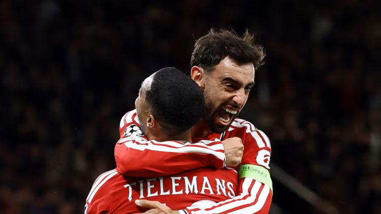 Manchester United aplasta al Sabah en su regreso europeo