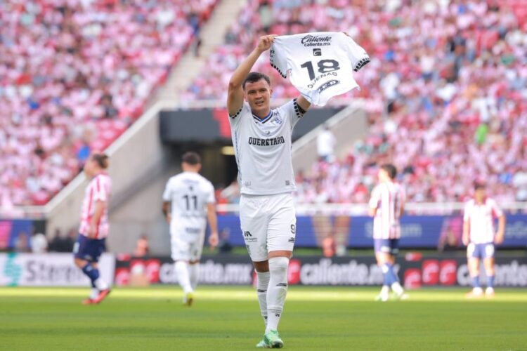 Querétaro sorprende a Chivas y gana en el Akron
