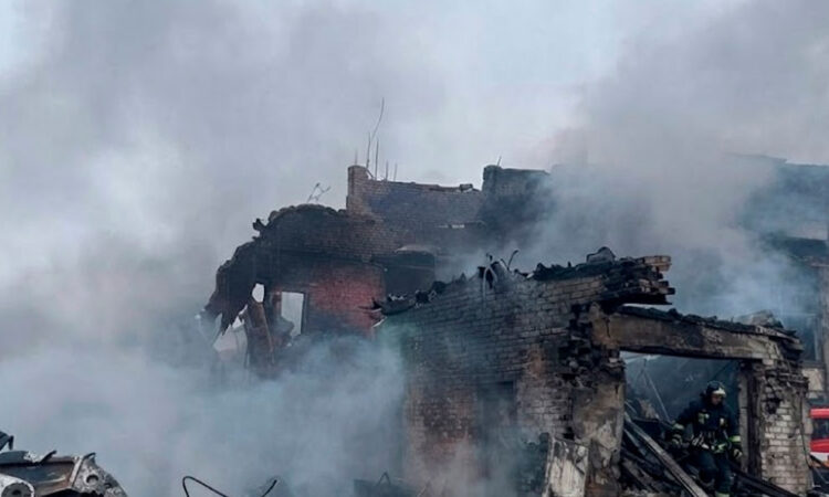 Explosión en India derrumba cinco viviendas y deja 11 muertos
