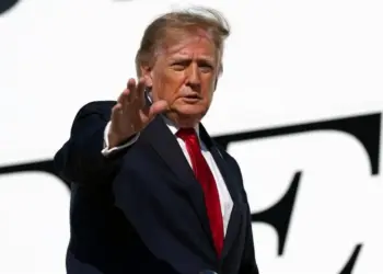 Trump enfrenta presión sobre nuevas reglas para la IA