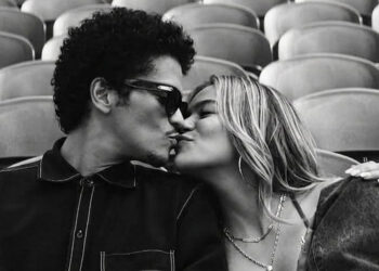 Karol G y Bruno Mars lanzan el videoclip de 'Still'