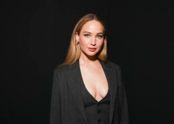 Jennifer Lawrence debuta en Instagram y lanza una advertencia