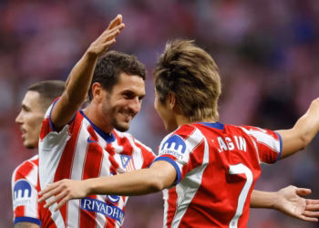 Atlético de Madrid golea a Osasuna y va por el derbi