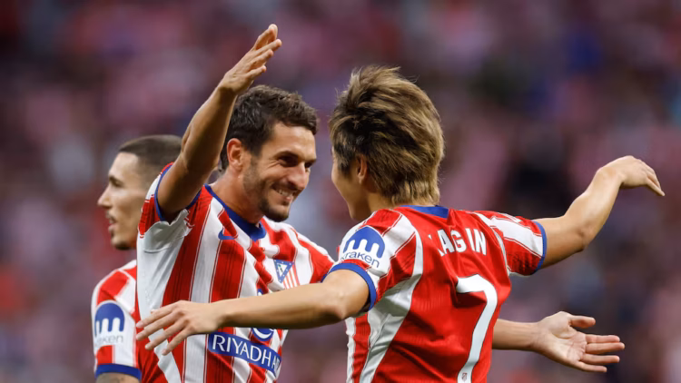 Atlético de Madrid golea a Osasuna y va por el derbi