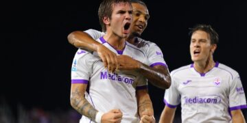 Fiorentina vence al Venezia con triplete de Mastantuono