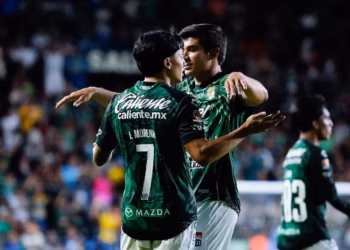 León vence 2-1 a Juárez con gol agónico y VAR