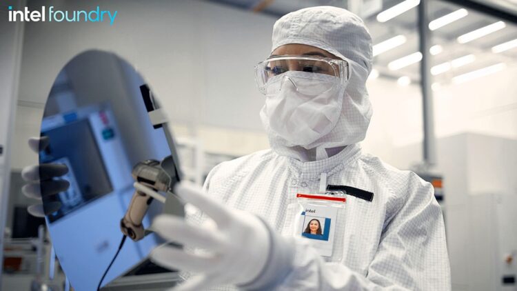 Intel acelera el desarrollo del nodo 14A y sorprende a la industria