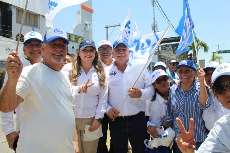 Recorren líderes panistas municipios del Estado