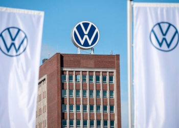 Volkswagen recortará 100 mil empleos hasta 2030