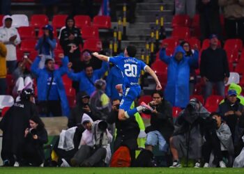 Paradela salva a Cruz Azul y vence a Santos 1-0