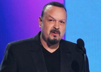 Pepe Aguilar anuncia dos bioseries y una serie de viajes