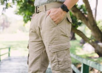 Jeans cargo para hombre: estilo utilitario y urbano