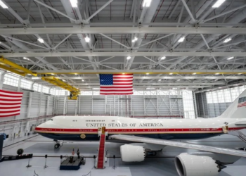 CNN queda fuera del Air Force One en viaje de Trump