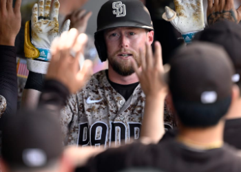 Padres barren a Marlins con gran actuación de Cronenworth