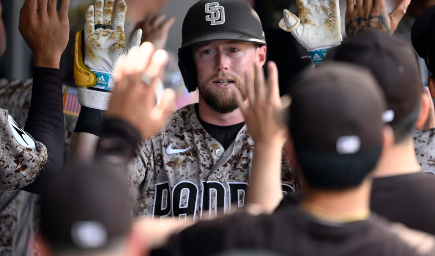 Padres barren a Marlins con gran actuación de Cronenworth