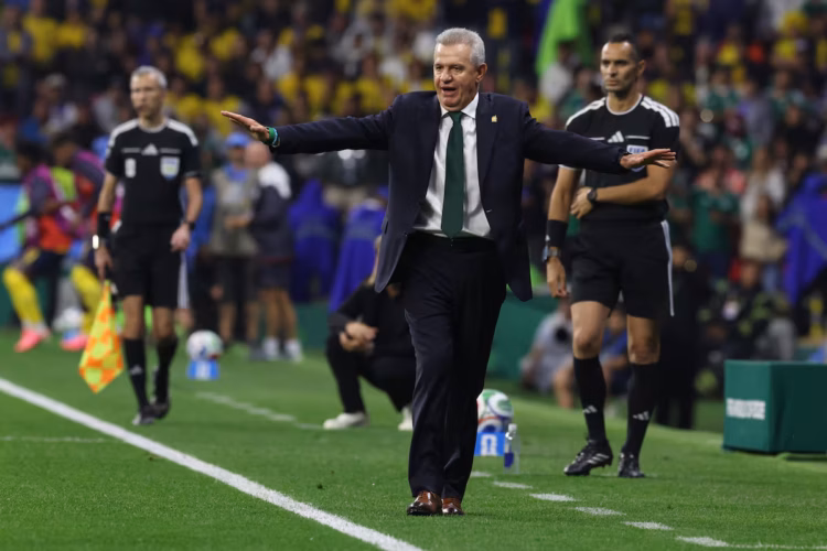 El Valencia hace oficial la llegada de Javier Aguirre