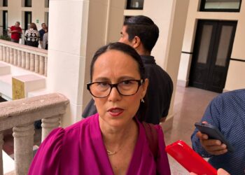 Sancionan a 44 servidores públicos por irregularidades