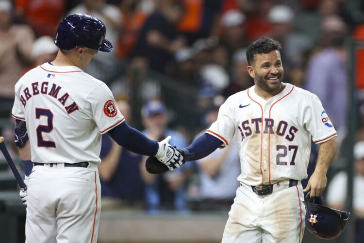 Walker, Smith y Varsho impulsan triunfo de Astros