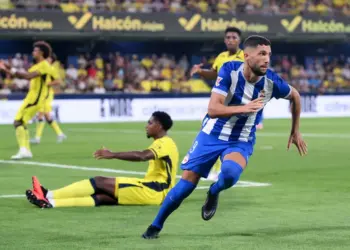 Deportivo sorprende al Villarreal con remontada 3-2