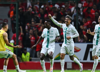 Villalba sella remontada de Santos ante Toluca