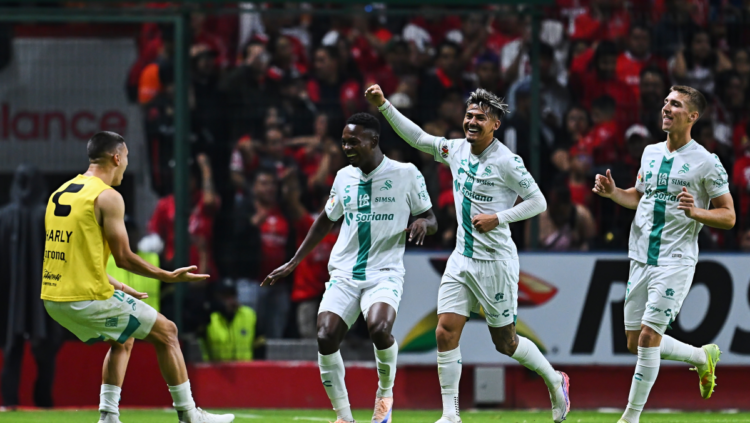 Villalba sella remontada de Santos ante Toluca