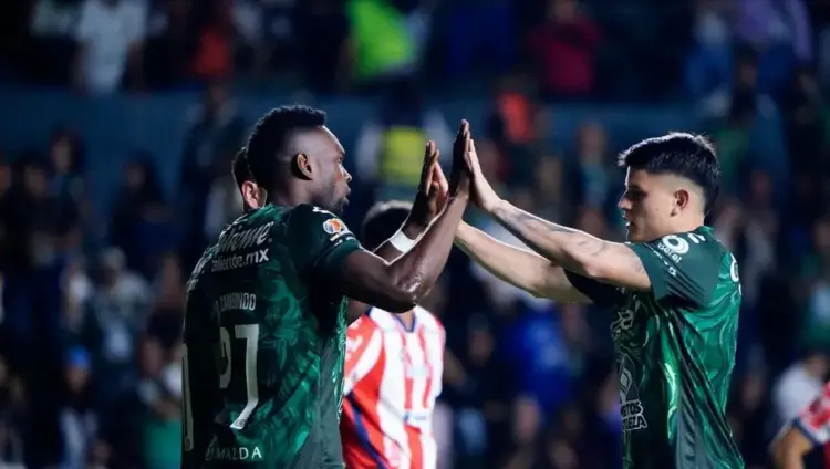 Cambindo firma doblete en triunfo de León ante San Luis
