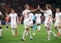 Inglaterra vence 2-0 a República Checa en Praga