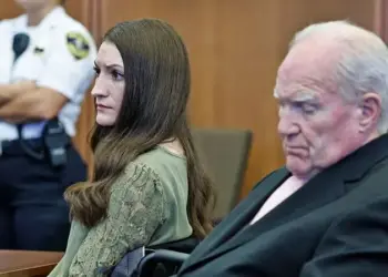 Juicio de Lindsay Clancy termina sin veredicto