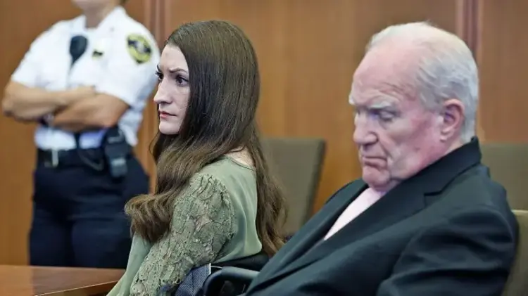 Juicio de Lindsay Clancy termina sin veredicto