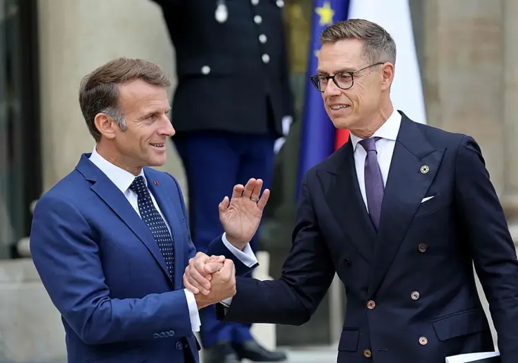 Finlandia se une al plan de disuasión nuclear de Francia
