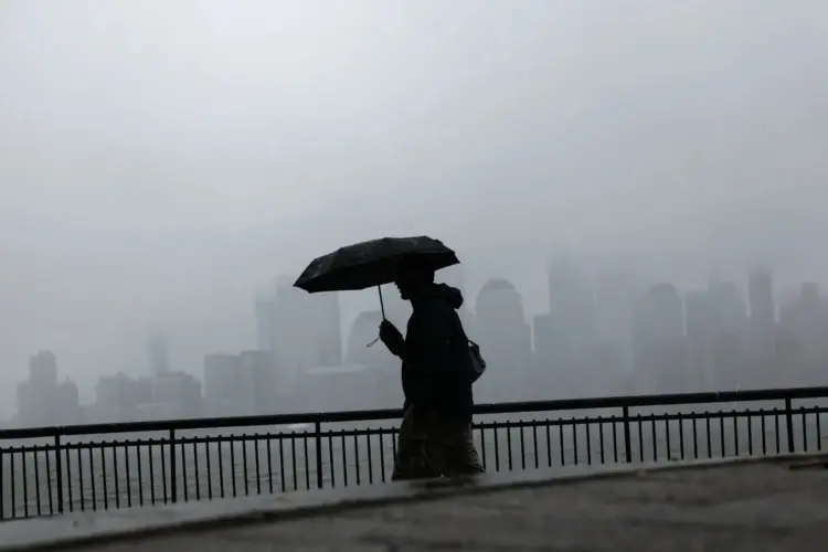 Tormenta azota el noreste de EE.UU. con lluvias y vientos
