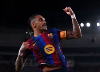 Barcelona vence al Rayo y mantiene paso perfecto