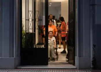 Mujer de 87 años volverá a casa tras desalojo