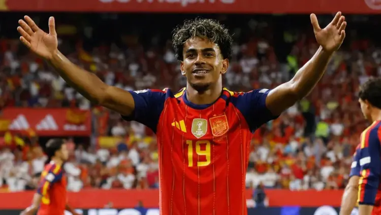 España golea 4-1 a Croacia en la Nations League