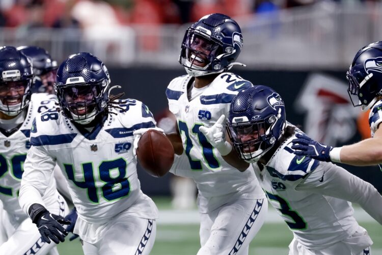 Seahawks remontan ante Patriots en inicio de la NFL 2026