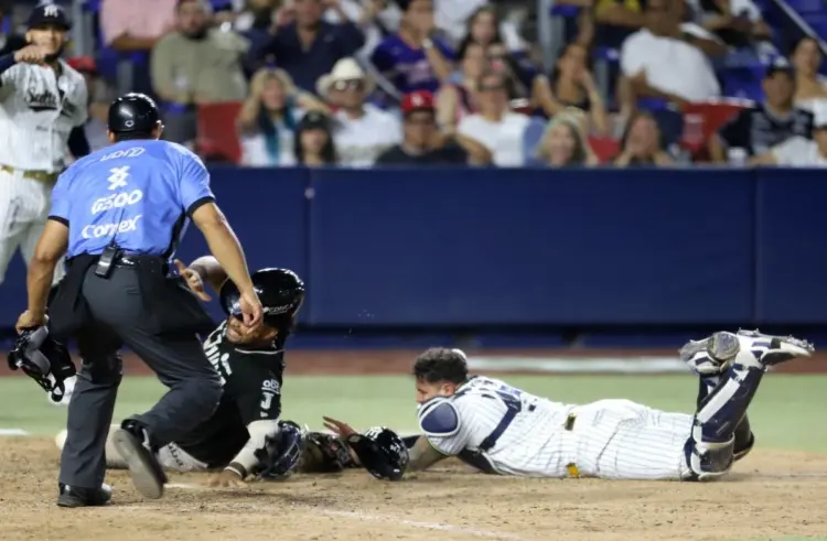 Toros vencen a Sultanes en 11 entradas y toman ventaja