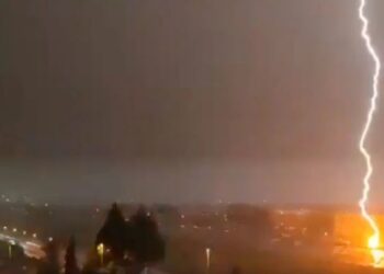 Más de 8 mil rayos golpean Valencia durante tormenta