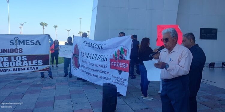 Exigen trabajadores de Salud igualdad laboral