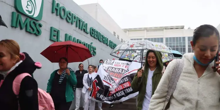 IMSS mantiene en suspenso una mejora salarial