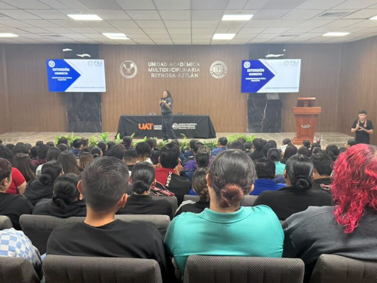 Capacitan a estudiantes contra extorsión