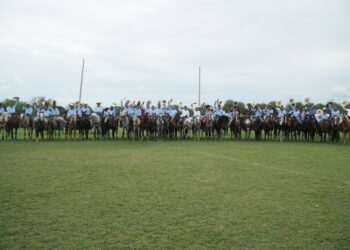 Cabalgan Veterinarios de la UAT en el 69 aniversario de la FMVZ de Cd. Victoria