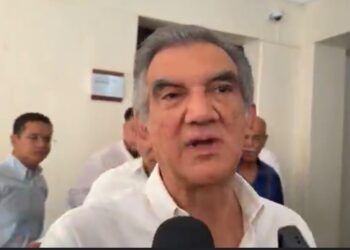 Hasta ahora 2 secretarios notifican aspiraciones políticas; pueden ser más, alienta el gobernador AVA