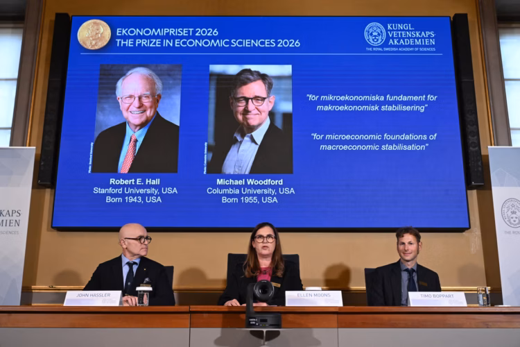 Hall y Woodford ganan el Nobel de Economía 2026