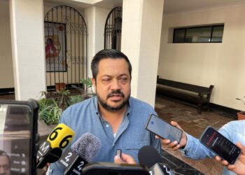 Rómulo Pérez se registra por la Coordinación Municipal de Morena en Victoria